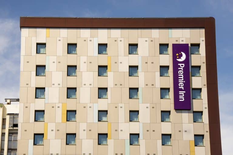 premier-inn-brentford-valcan-cladding